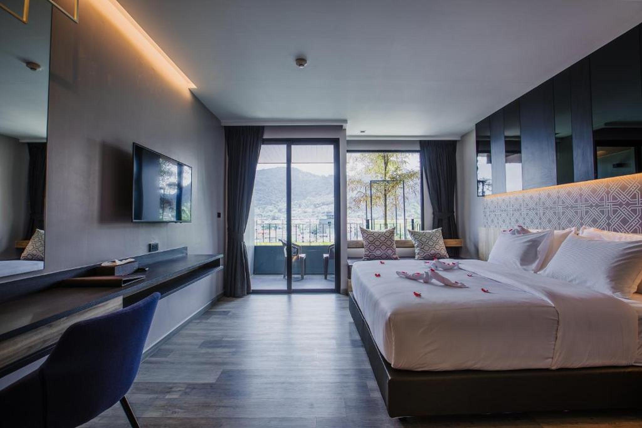 Rak Elegant Hotel Patong Esterno foto
