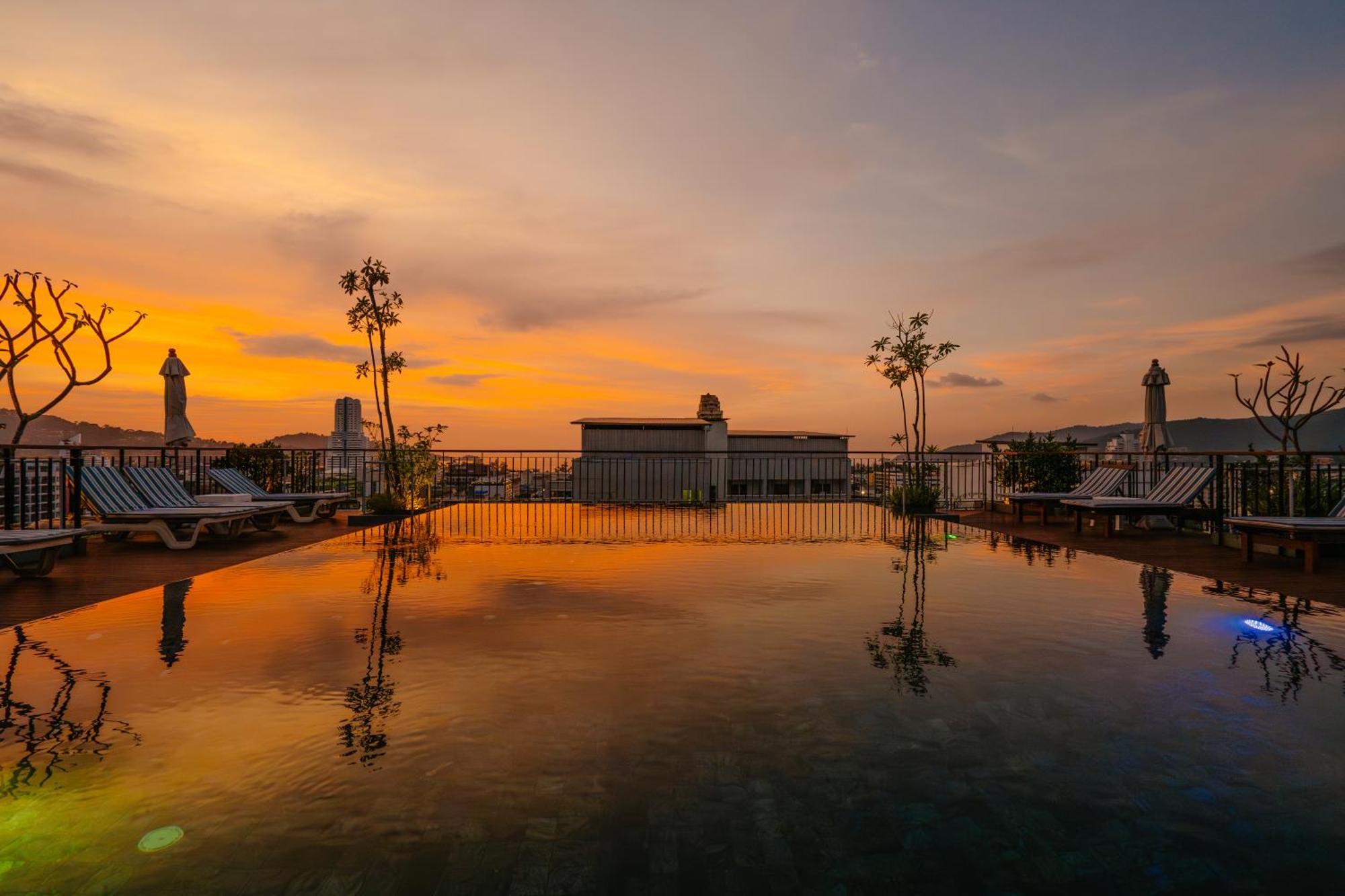Rak Elegant Hotel Patong Esterno foto