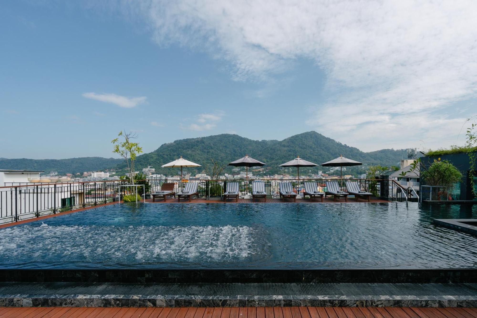 Rak Elegant Hotel Patong Esterno foto