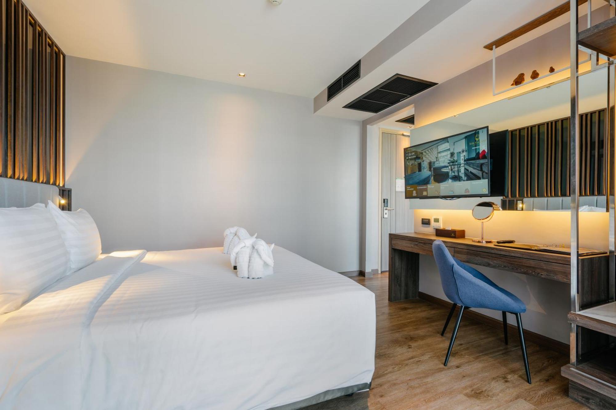 Rak Elegant Hotel Patong Esterno foto